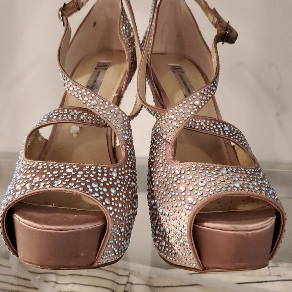 INC mauve Pink Rhinestone platforms  Size 9 5